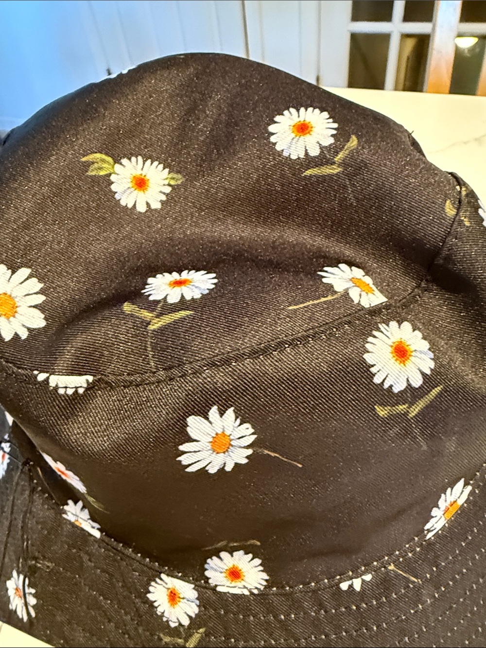 Alice + Olivia Black Bucket Hat with White Daisy Print - Picture 3 of 4